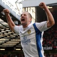 Leeds Kembali Hadapi Tim Liga Primer