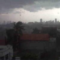  Hujan Deras dan Angin Kencang Melanda Jakarta