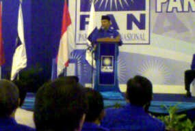 Kongres Baru Dibuka, Lobi-Lobi Langsung Dimulai