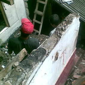 Warga Patungan Beli Material Bangunan