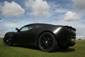 Miliuner Inggris Coba Pecahkan Rekor Kecepatan Darat