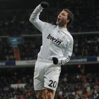 Higuain-kah yang Kau Incar, Wenger?