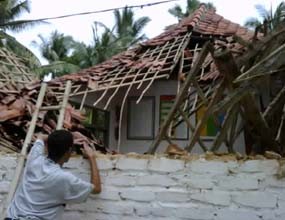 Angin Kencang Robohkan Gedung Sekolah di Sumenep 