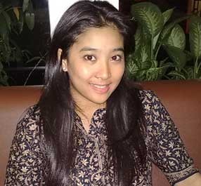 Olivia Zalianty Pacu Otak Demi Teater