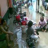 Banjir Surut, Kota Bangil Dilanda Hujan Deras Disertai Angin