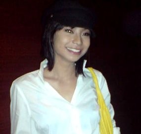 Syuting Film, Shareefa Danish Gigit Kuping Julie Estelle