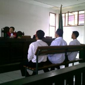 Ironis Pencuri Quran Divonis 6 Bulan dan Polisi Nyabu 2 Bulan