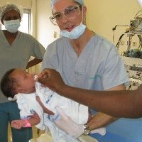 Ilmuwan Debat Kusir Sunat Saat Bayi