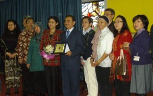 Wow, Ada Kedai Konsuler Menjemput WNI di Milan