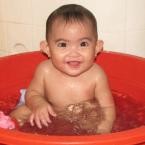 Rafael Vivianne Regitha HK, 8 Bulan; Perempuan; f