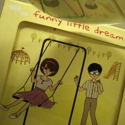 Dengarkan Funny Little Dream Berkicau