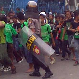 Bonek Berulah, Polisi Bertindak