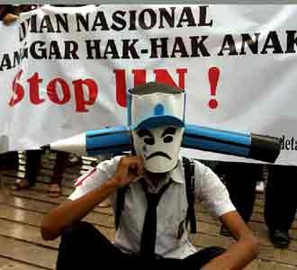 Demo Tolak UN di Bundaran HI
