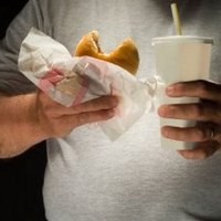 Makan Junk Food Bikin Stres dan Depresi