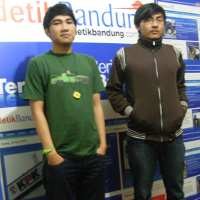 Semburan Electropop dari Botol dan Asap