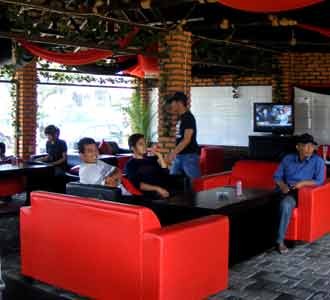 Nongkrong Berangin-angin di Seven Cafe