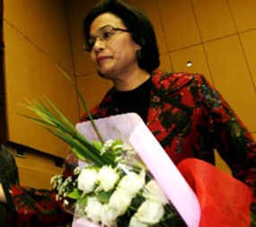 Sri Mulyani: Lumayan, Pendemo Dapat BLT