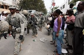 Dominasi Tentara AS Disambut Beragam