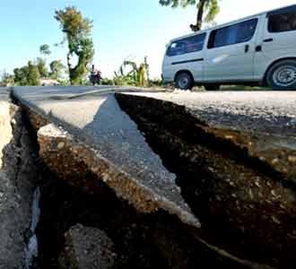 Gempa Haiti Hancurkan Jalan