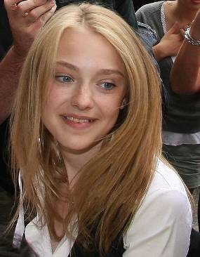 Dakota Fanning Nikmati Beradegan Lesbi 
