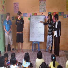 Suka Duka Hidup Sebulan di Desa