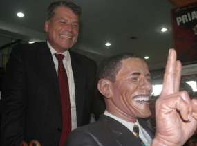 Dubes AS Tertawa Lihat Obama Naik Becak di Yogya