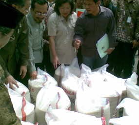 Bulog Siap Lepas 300.000 ton untuk OP Beras