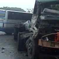 Sopir Bus Ngantuk, 10 Penumpang Jadi Korban