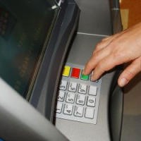 F Resmi Tersangka, Polisi Sita Alat Bukti Uang & Skimmer