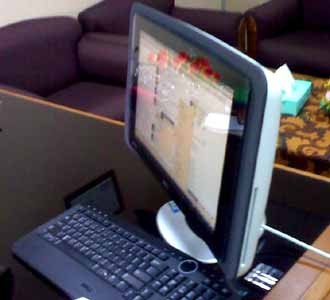 Komputer untuk Anggota DPR Dikecam