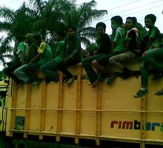 Bonek Mulai Serbu Bandung