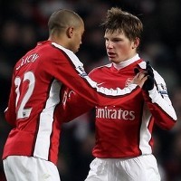 Arsenal & Chelsea Main, MU Curi Peluang