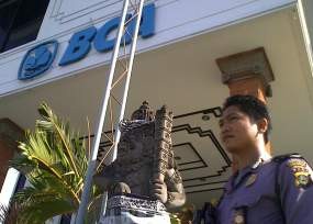 Khawatir Uang Ludes, ATM BCA Cabang Samarinda Diserbu Nasabah 