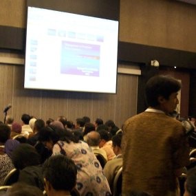 Ratusan Dokter Mata Indonesia dan Singapura Saling Curhat