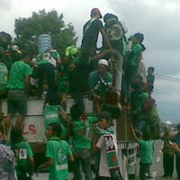 Kepulangan Bonek Masih Belum Ada yang Menanggung