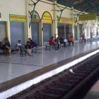 Ketakutan, Toko-toko di Stasiun Gubeng Tutup Sementara