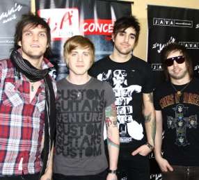 Boys Like Girls Cari Perempuan Bak Taylor Swift