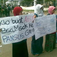 KM ITB Desak Pansus Century Panggil SBY