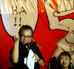 Butet Kertaradjasa Kena Serangan Jantung