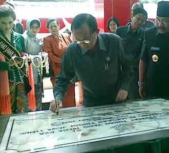 Jaksa Agung Resmikan Gedung Kejati Jatim