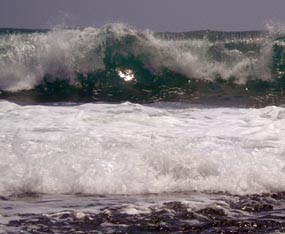 Rombongan Pelajar Ditelan Ombak Pantai Lombang, Satu Tewas