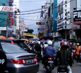 Hiruk Pikuk di Jalan Dalem Kaum