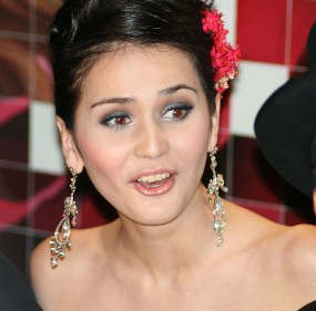 Senk Lotta Lega Tak Lagi Jadi Istri Fauzi Baadilah