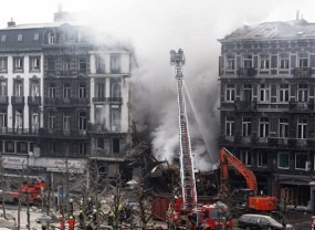 Apartemen Roboh di Belgia, 2 Orang Masih Tertimbun 