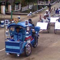 Abang Becak di Pacitan Konvoi Dukung SBY-Boediono