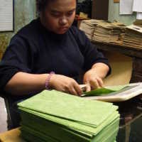 Berkreasi dengan Batik Lawasan