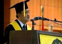 Habibie: Jangan Sedikit-sedikit Impeach