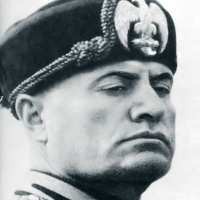 Diktator Italia Benito Mussolini Riuhkan iTunes
