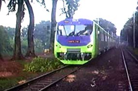 Rel Patah di Rangkasbitung Akibat Usia Tua