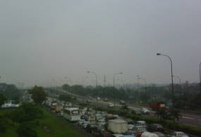 5 Mobil Tabrakan Beruntun, Tol JORR Macet Parah